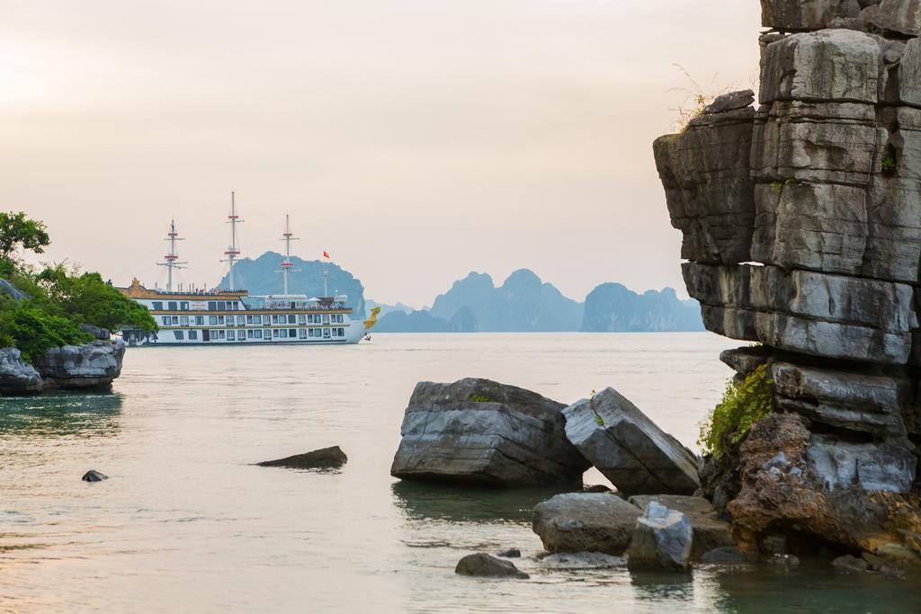 Hotel Dragon Legend Cruise Ha Long Esterno foto